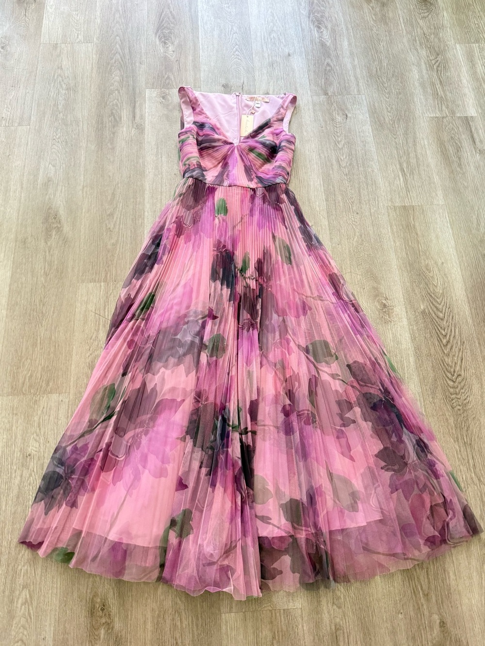 hutch beau purple & pink watercolor floral v-neck pleated tulle maxi dress small